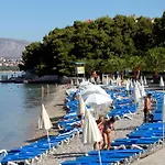 Apartments With A Parking Space Stobrec, Split - 23476