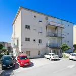 Apartments With A Parking Space Stobrec, Split - 23476